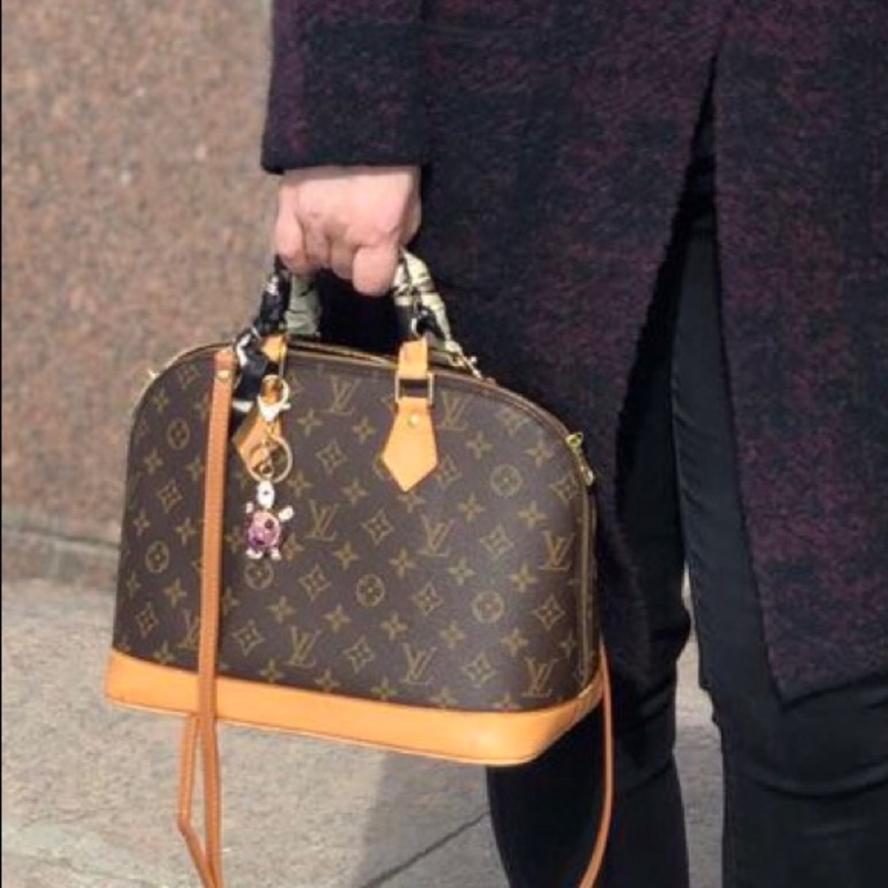 Mbellamarket.com. Beige Bag Strap